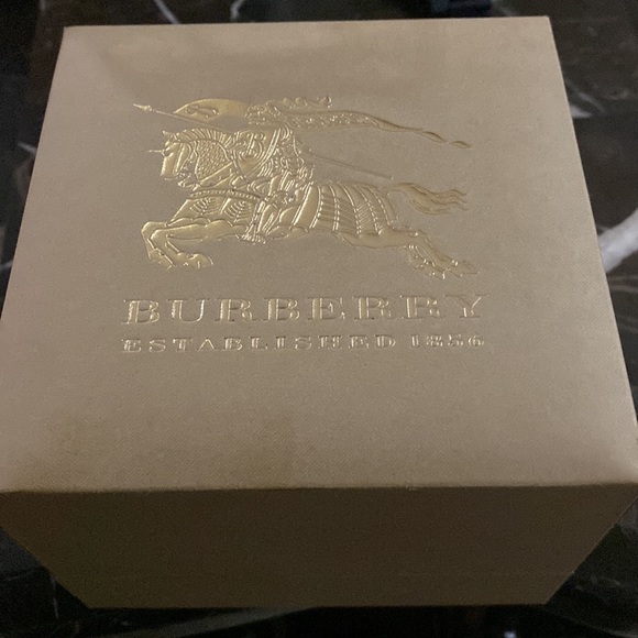 Burberry watch - Picture 2 of 2